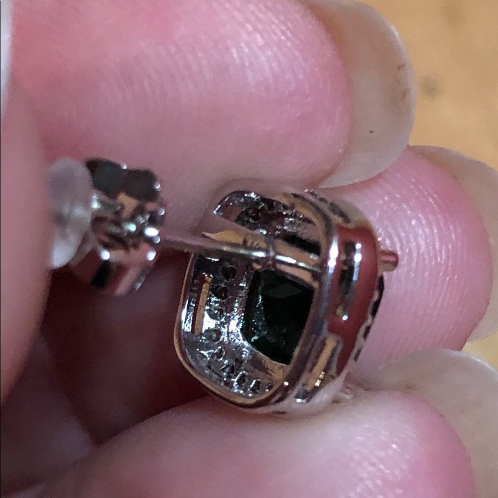 ❤️set/3 CZ studs - Picture 5 of 5